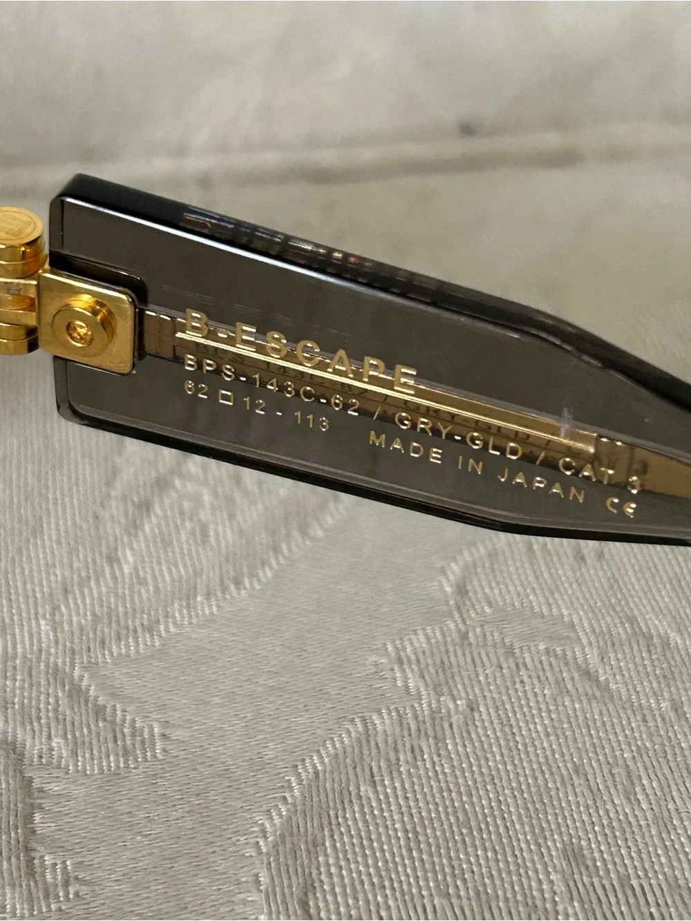 $900 🔥current season! Balmain B-Escape sunglasses mirrored